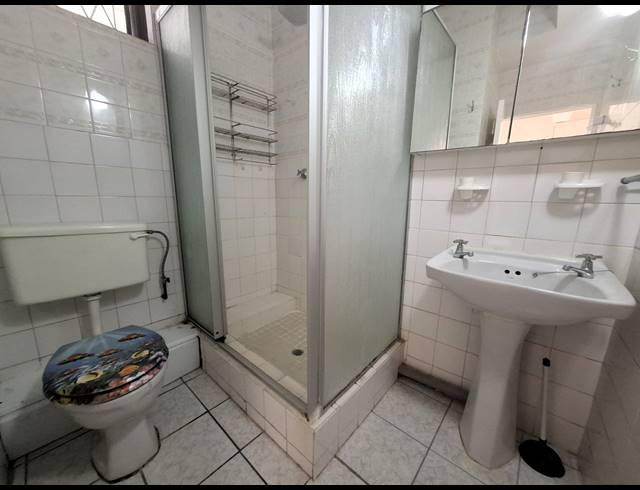 2 BEDROOM APARTMENT FOR SALE IN MARGATE BEACH